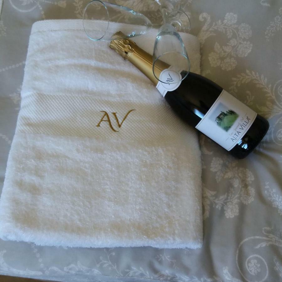 Alta Villa The Countryhouse Adults Only Boutique Bnb Vigliano d'Asti 外观 照片